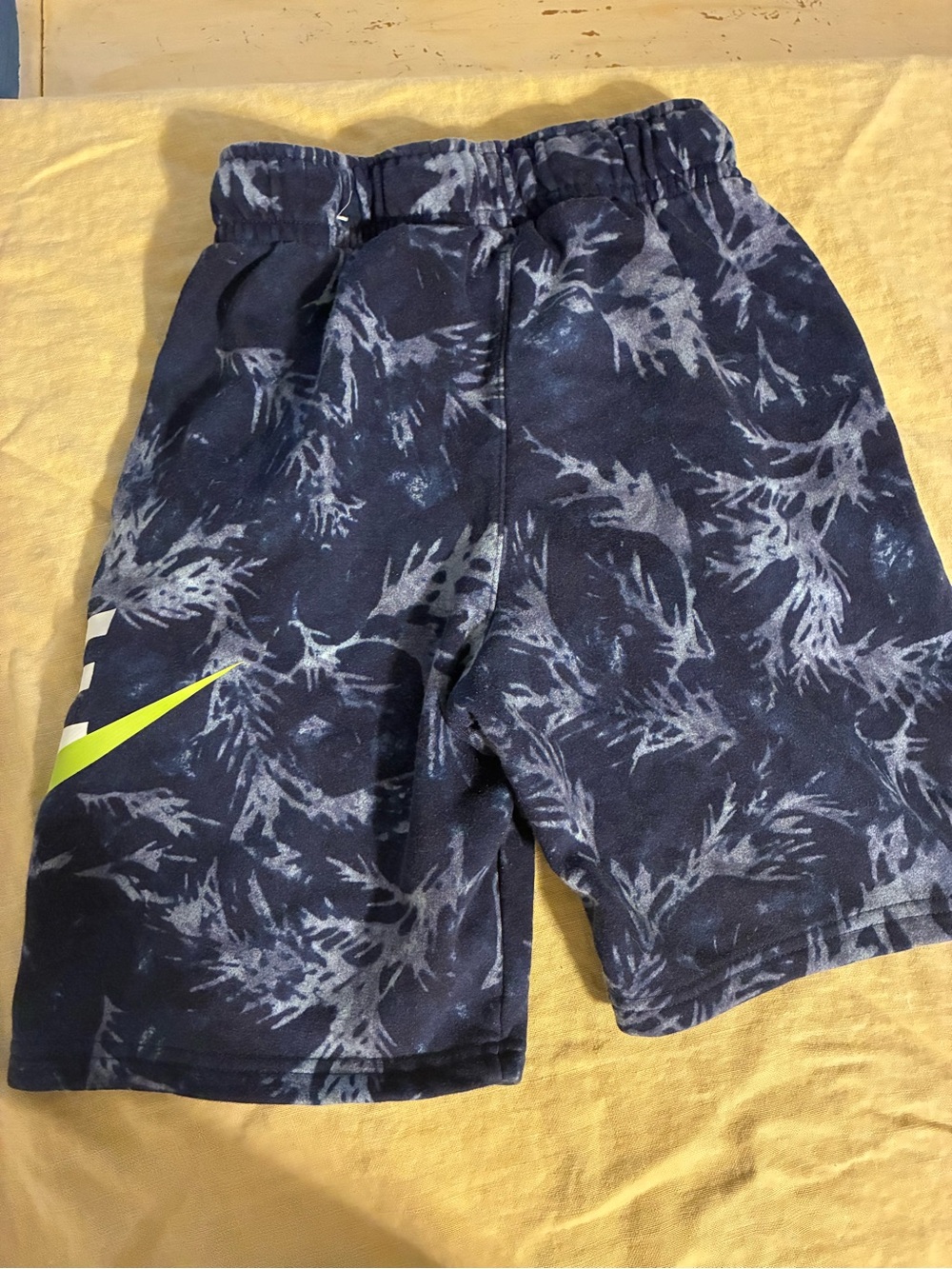 Nike Boy’s Large Blue Leaf Shorts - Picture 5 of 5